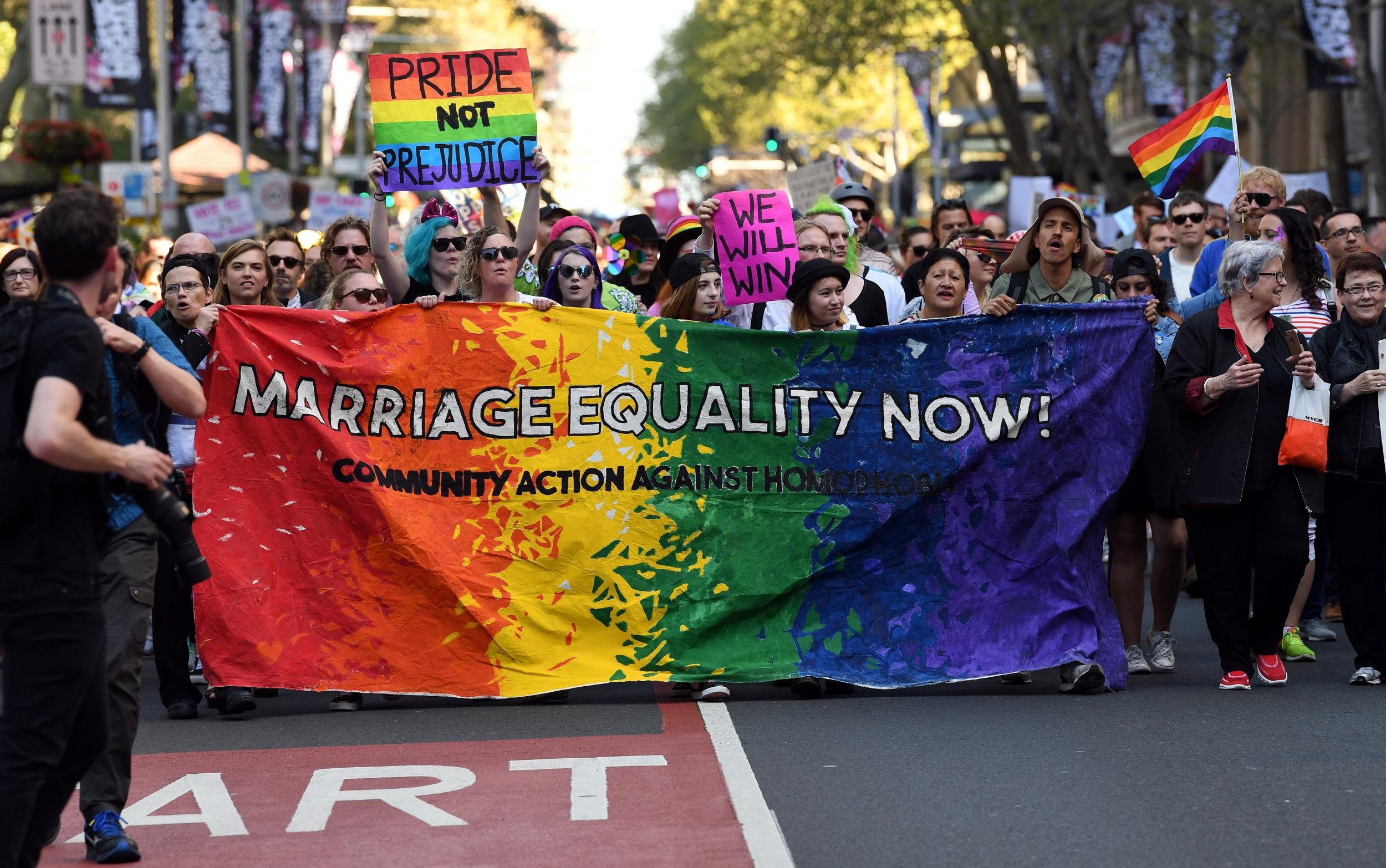 Anti Gay Marriage Protesters Put Up A Sign Outside This Pizza Shop They Had The Best Response