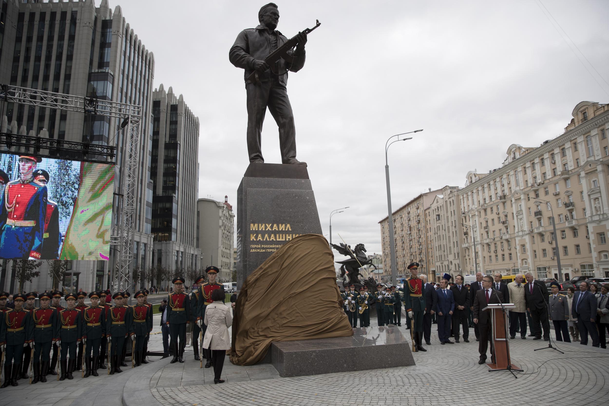 A new monument to Russian firearm designer Mikhail Kalashnikov had a Nazi gun on it