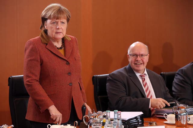 Angela Merkel and Peter Altmaier at a Cabinet meeting