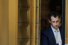 Anthony Weiner cries in court as he receives sentence for sexting