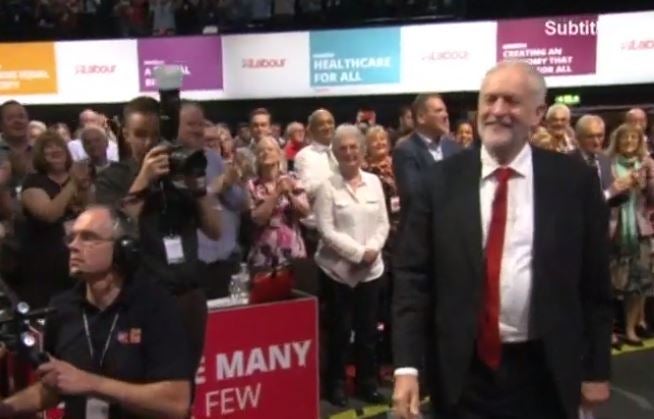 Jeremy Corbyn enters the Labour conference to a rapturous reception