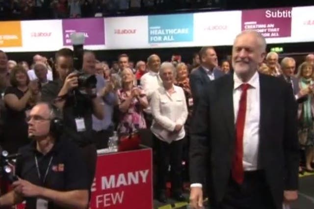 Jeremy Corbyn enters the Labour conference to a rapturous reception