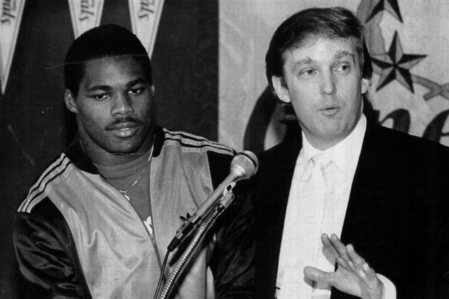 Donald Trump announces a signing during his time as owner of the New Jersey Generals, in 1983 