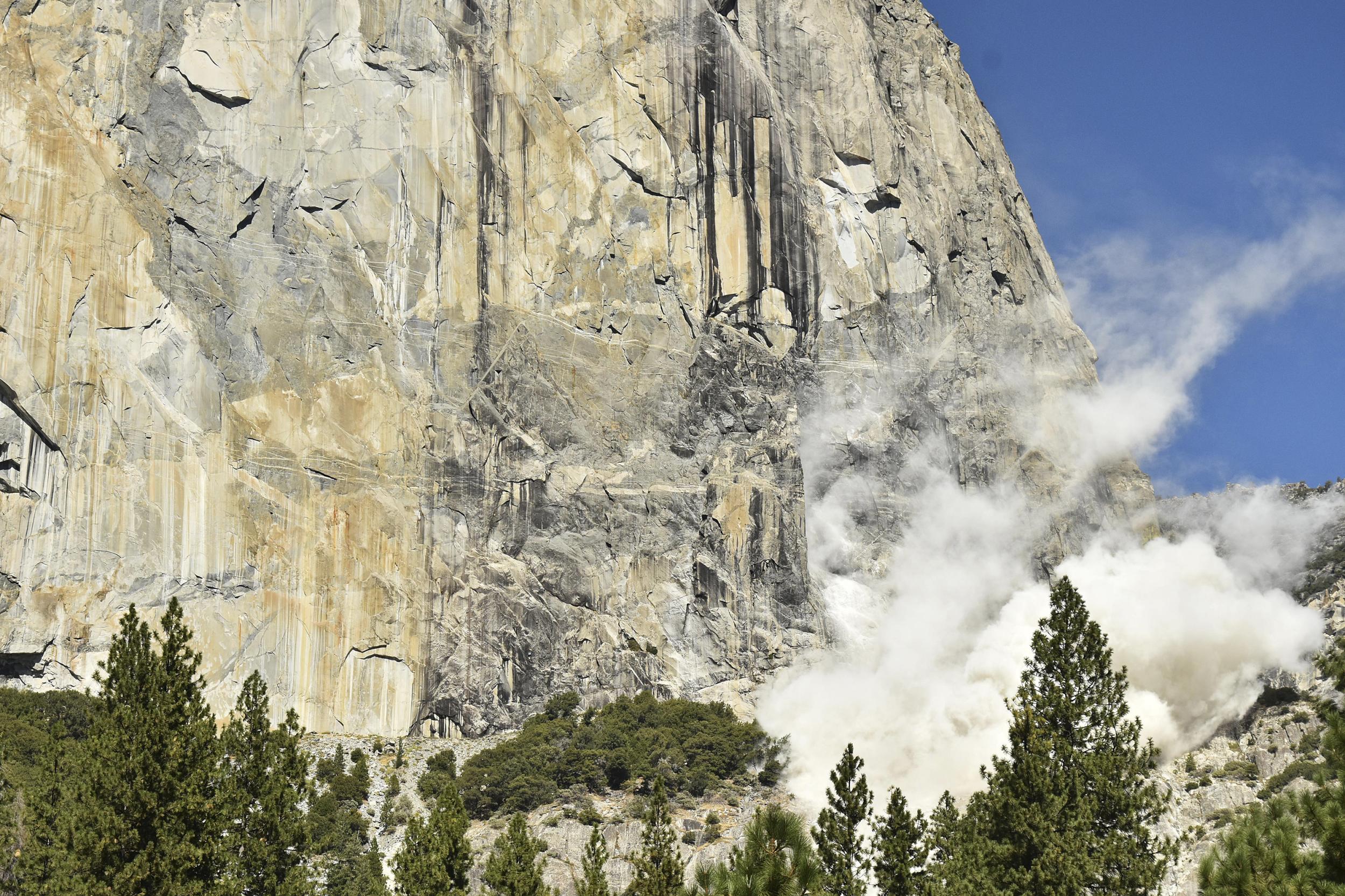 A cloud of dust is seen on El Capitanafter the rock fall that killed Andrew Foster