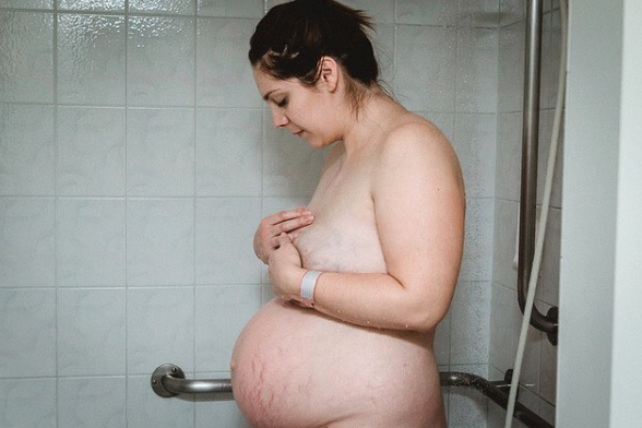 Elise wanted to show what a real post-pregnancy body looks like