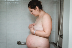 Woman shares photo to expose reality of post-pregnancy figures