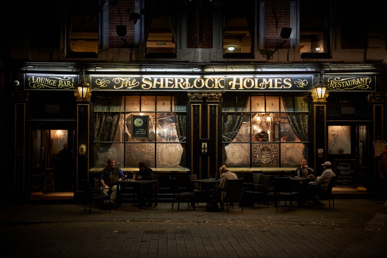 Grab a pint at the Sherlock Holmes pub, which features a life-size replica of Holmes’ office (Getty)