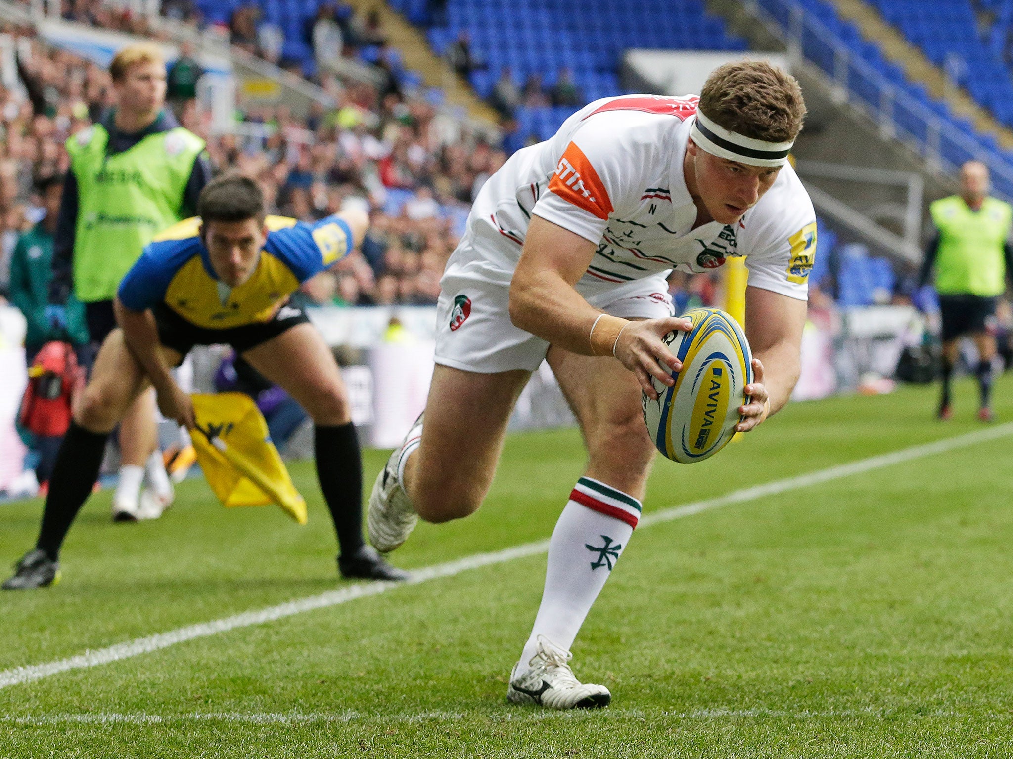 Nick Malouf touches down for Leicester's first try