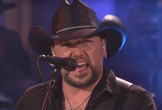 Jason Aldean covers Tom Petty in tribute to Las Vegas shooting victims