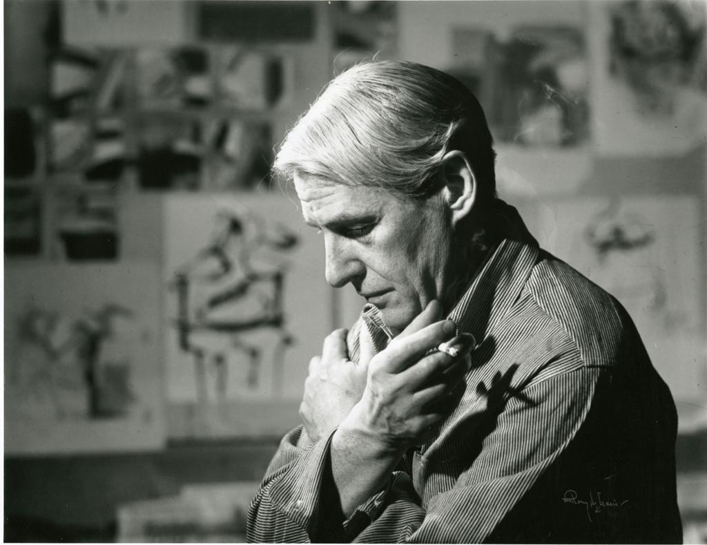 De Kooning in his studio in 1961. He was diagnosed with Alzheimer’s in 1987, but his productivity sped up in the years that followed