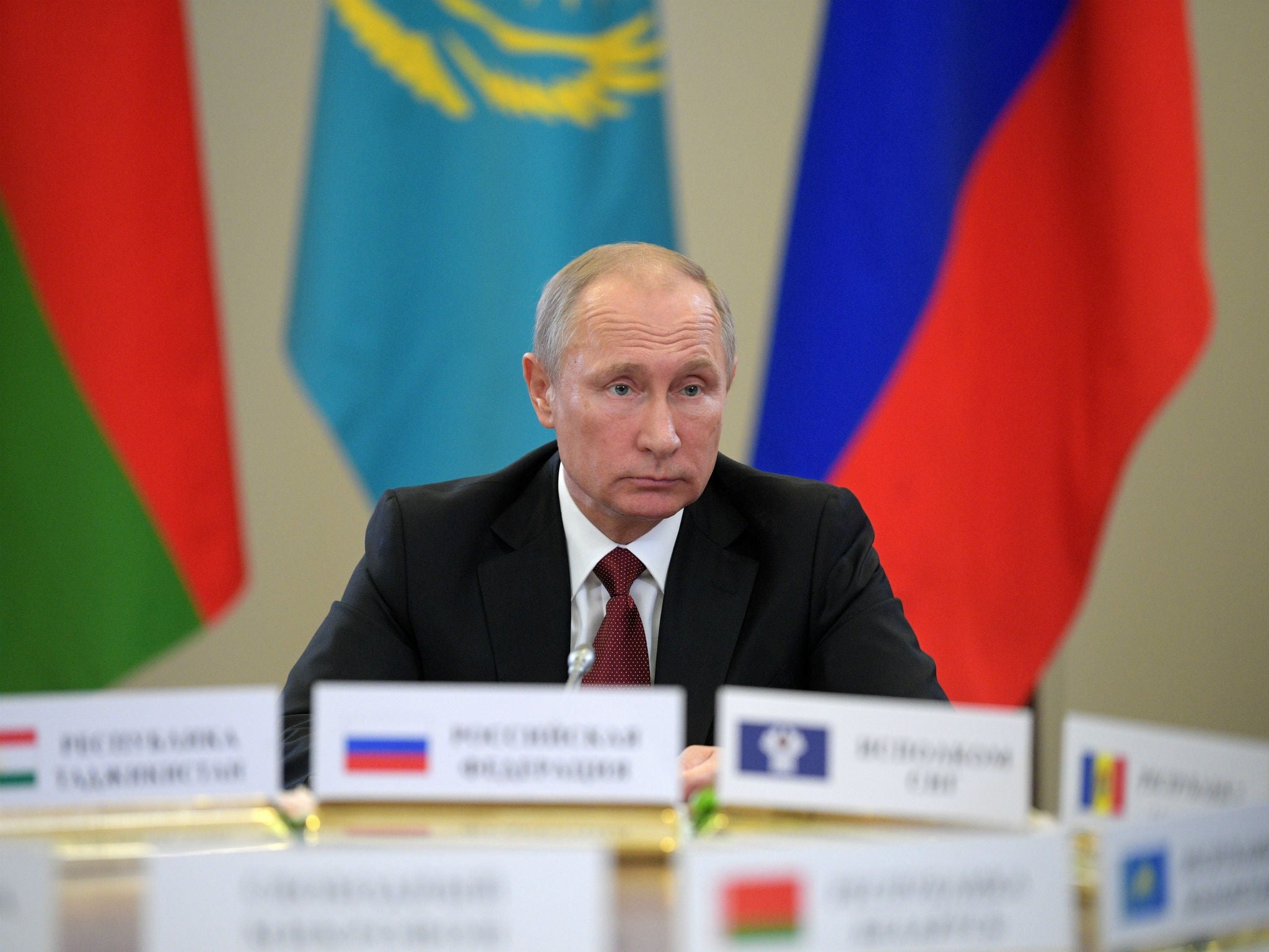 On the table: Vladimir Putin plans to look for a new generation of leaders