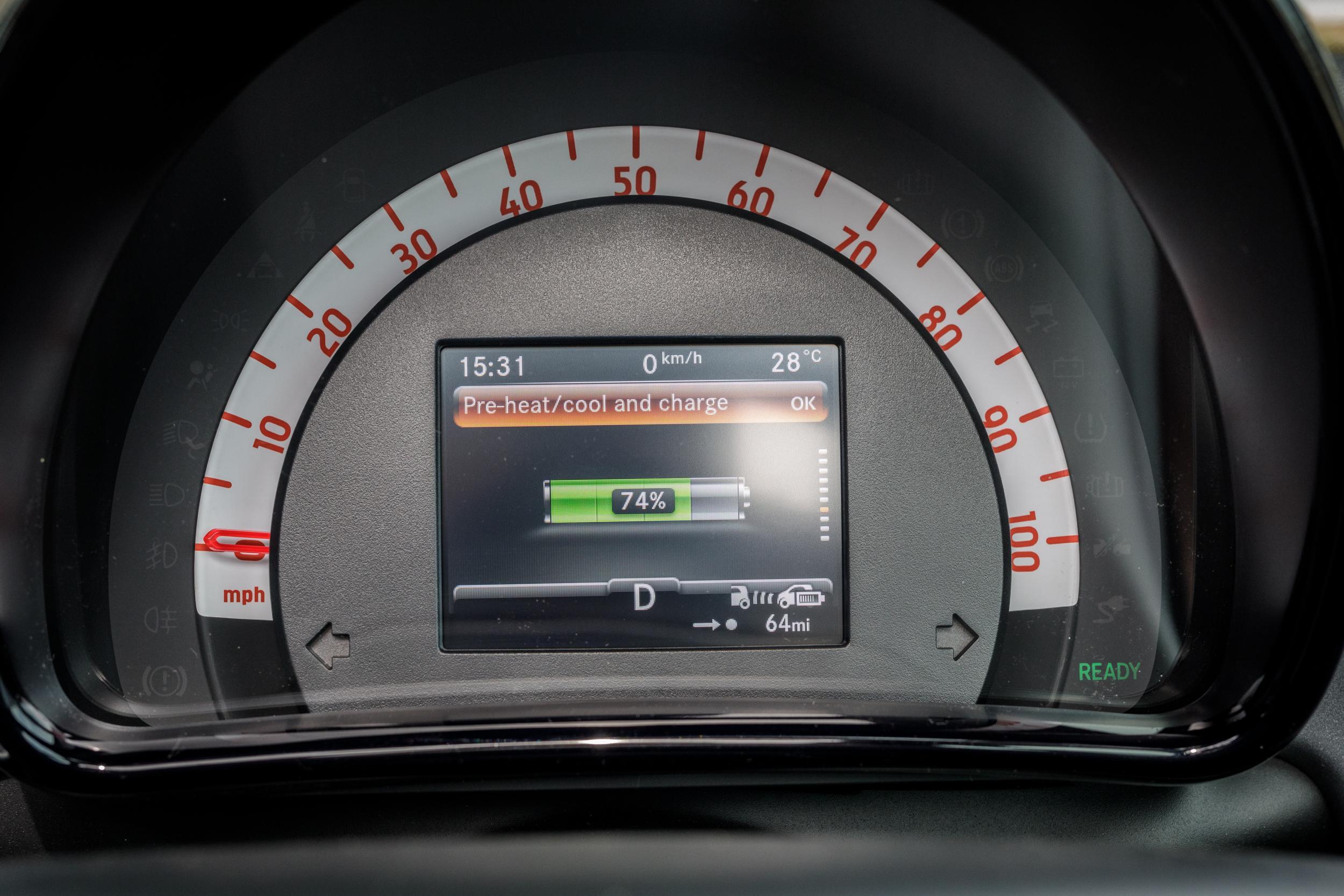 Intelligent computer gives you an accurate, updated mileage range depending on your driving style