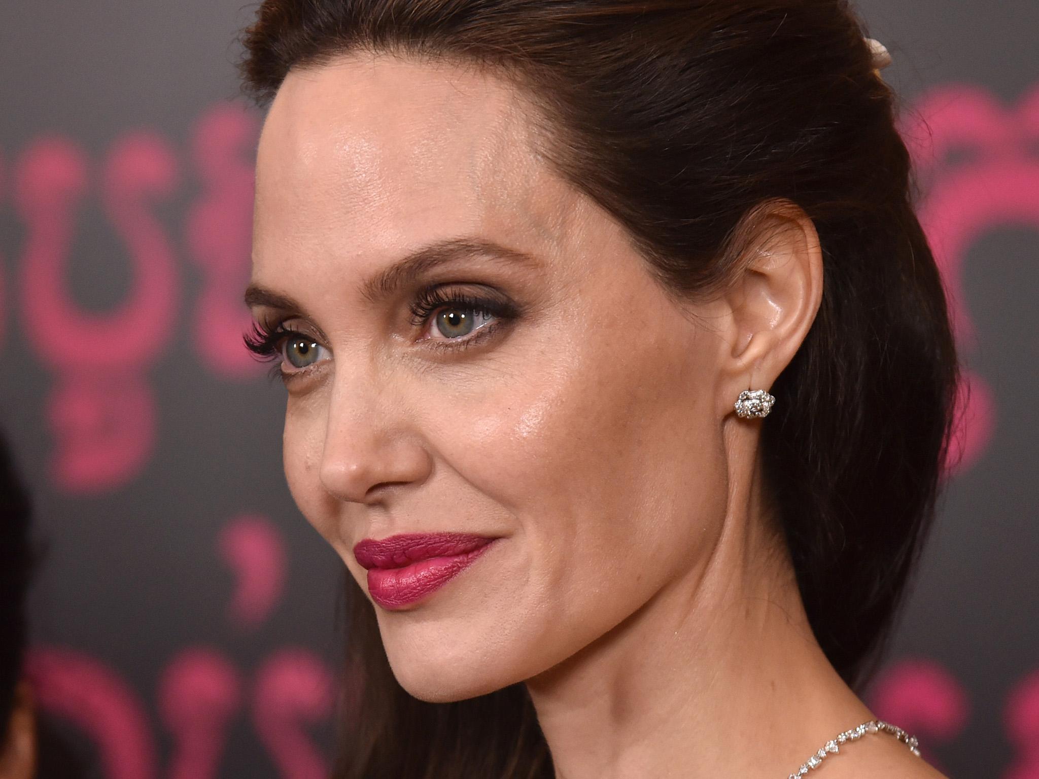 Angelina Jolie film porno