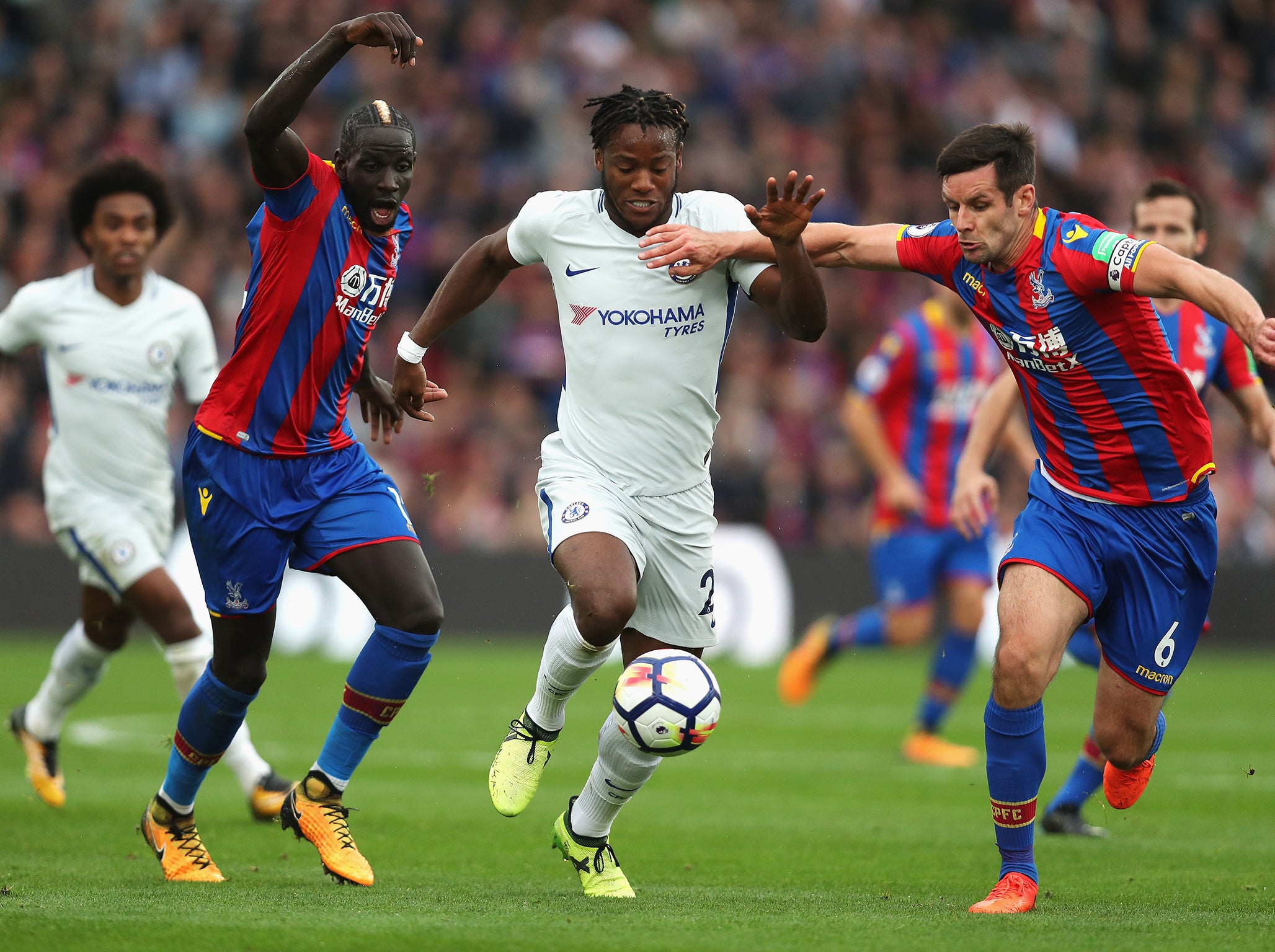 Batshuayi continues to struggle up front for Chelsea