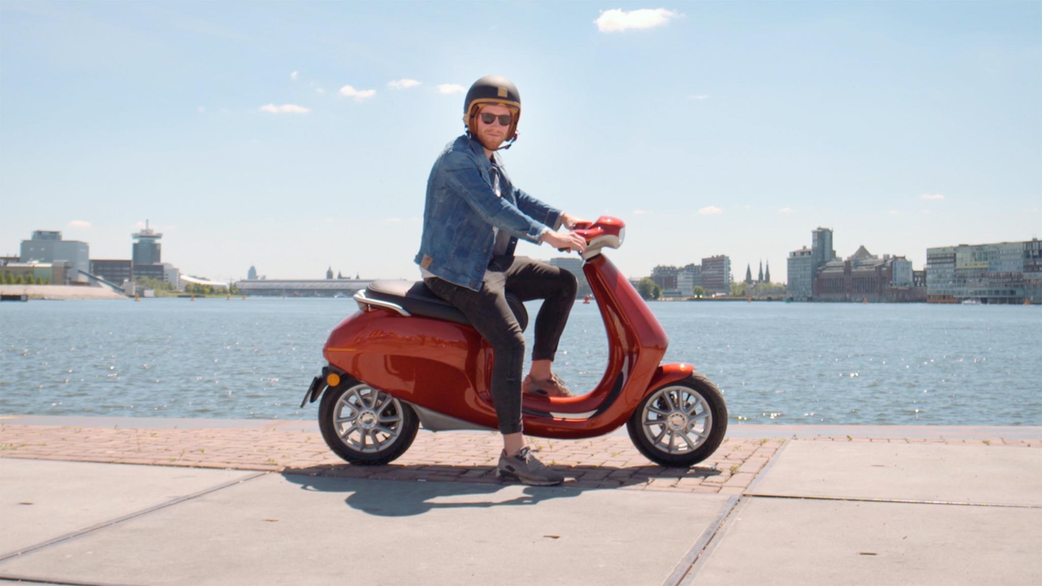 AppScooter can travel up to 245 miles (400km) on a single charge