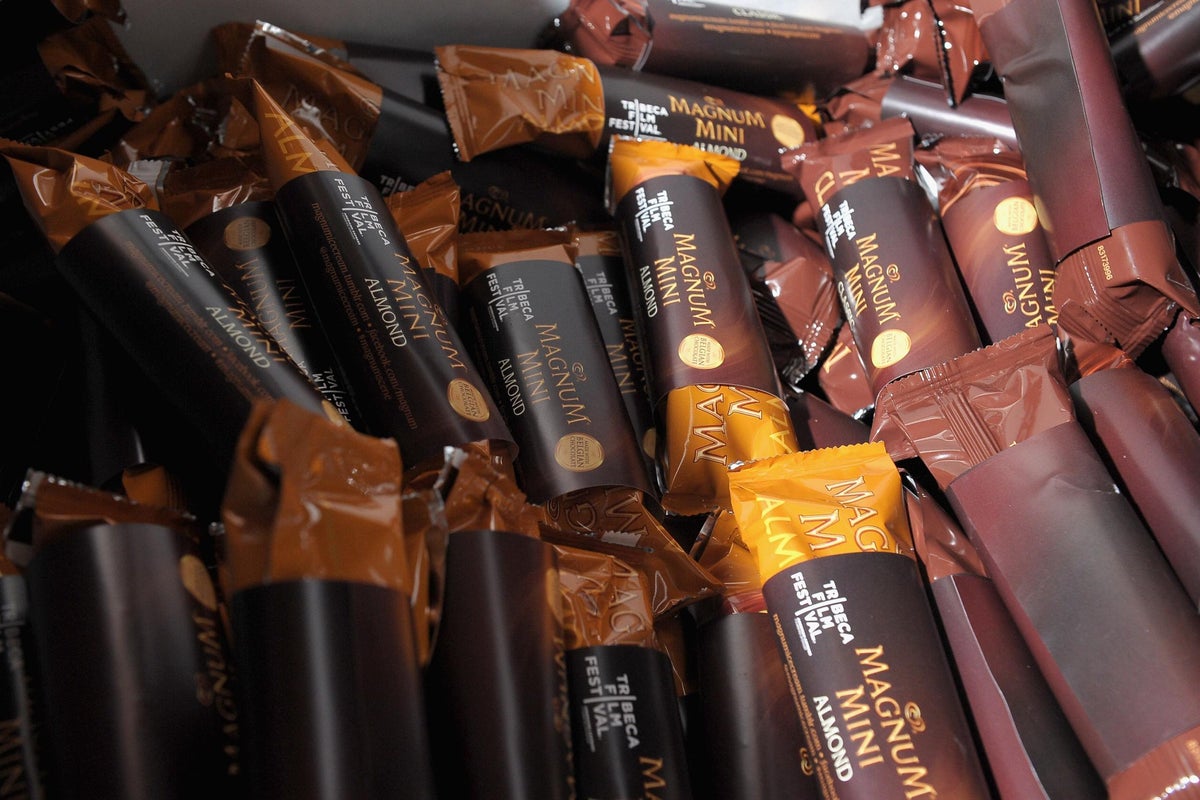 Magnum ad pumping out chocolate scent at busy London station changed after complaints