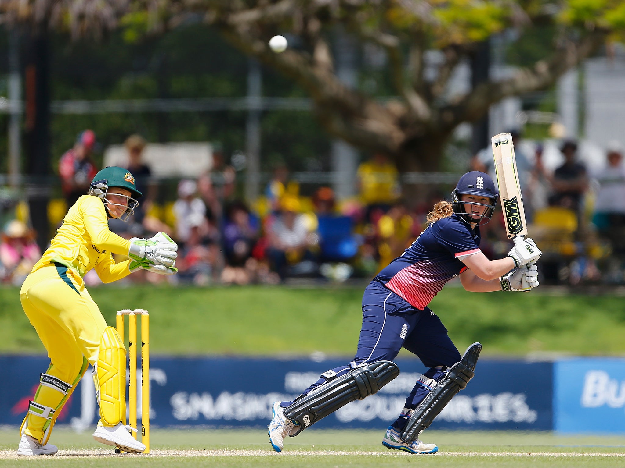 The victory gives Australia an early 2-0 lead