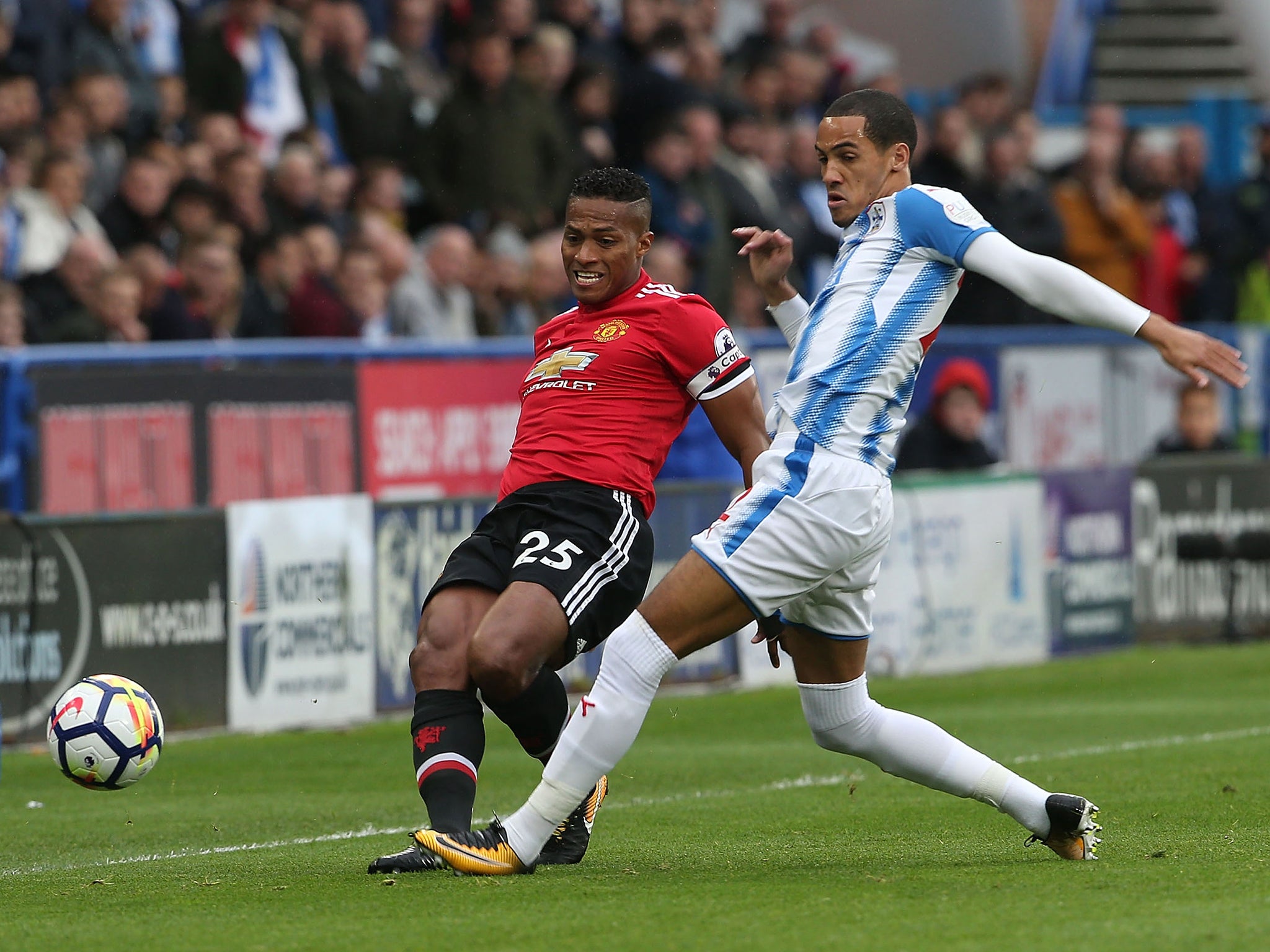 Ince believed United were vulnerable if they could be stopped moving the ball wide