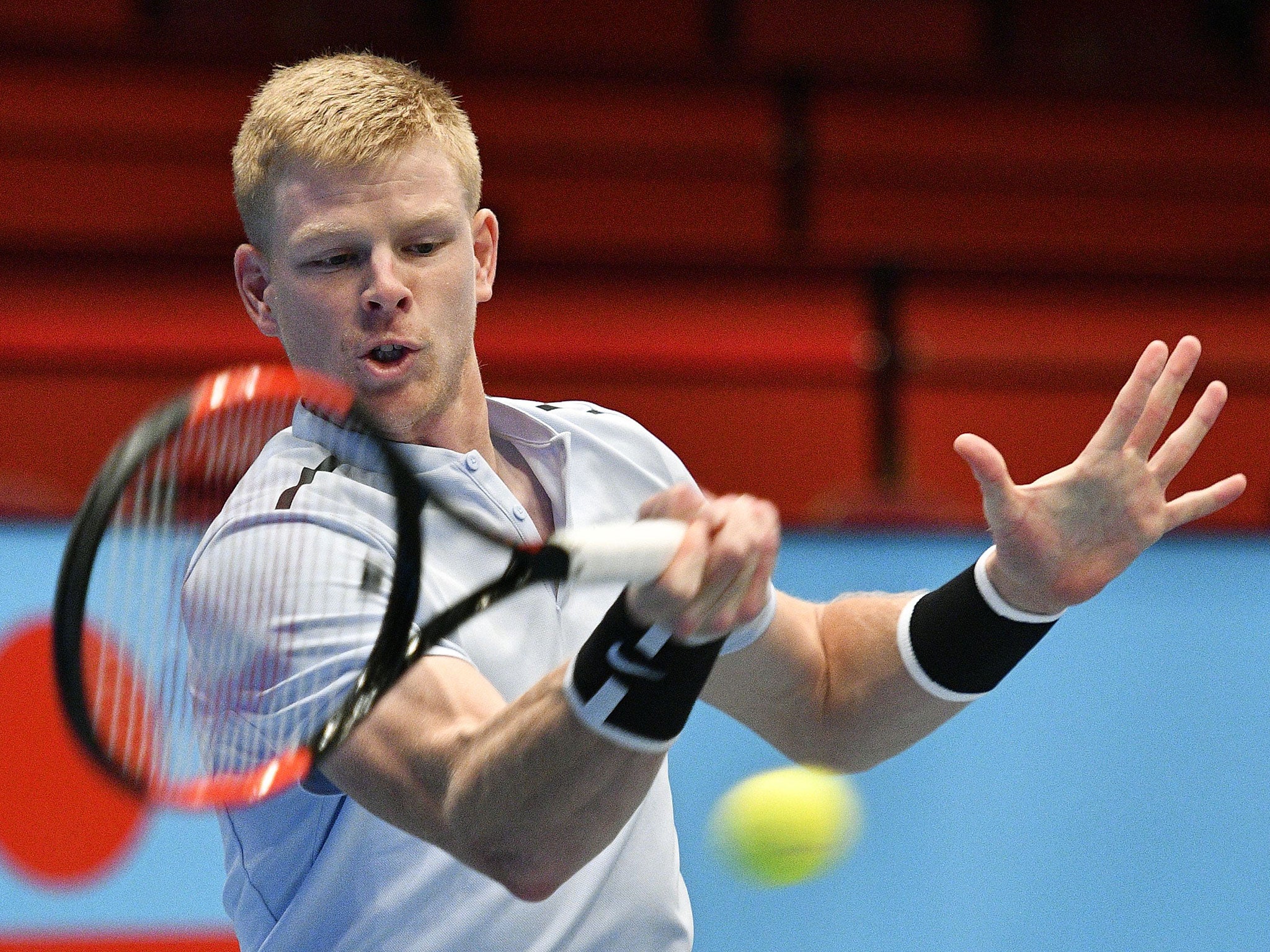 Kyle Edmund in action against Jan-Lennard Struff