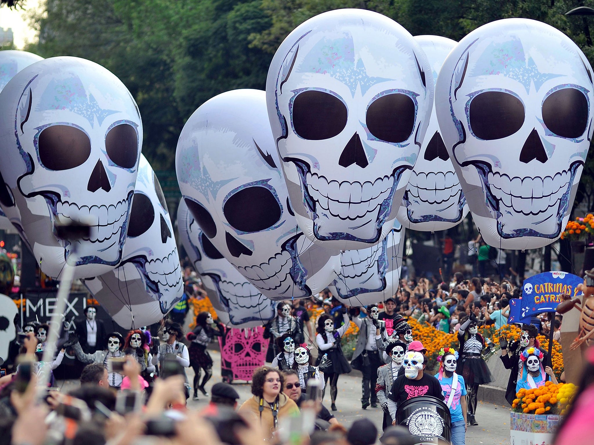 Day of the Dead 2017: Thousands take to Mexico City streets to celebrate  Dia de los Muertos, The Independent