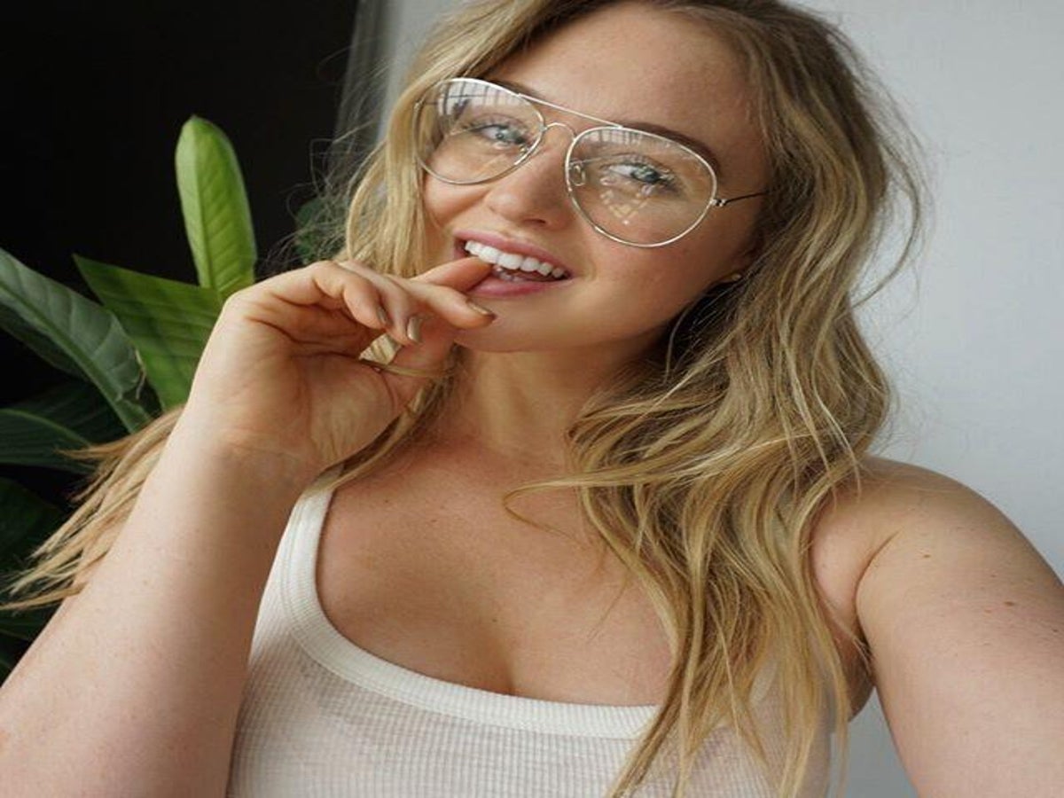 Iskra Lawrence Sex Vodeos - Iskra Lawrence: Aerie model dropped from agency for being too big takes  lingerie world by storm | The Independent | The Independent