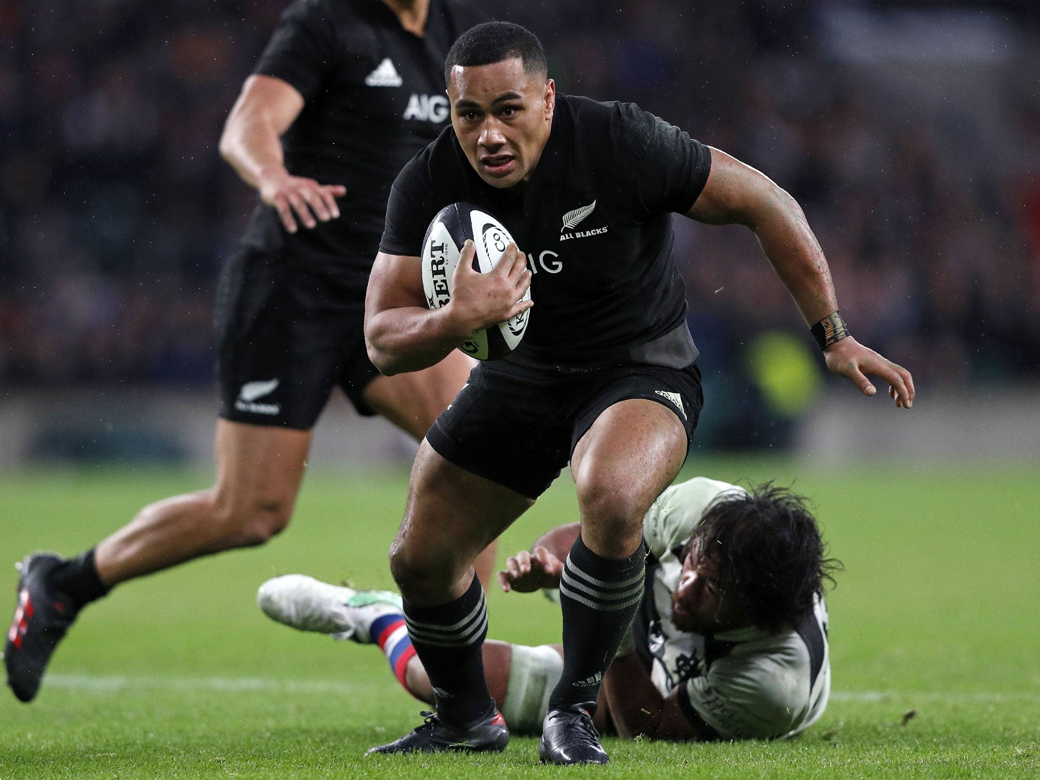 Ngani Laumape breaks away from a tackle