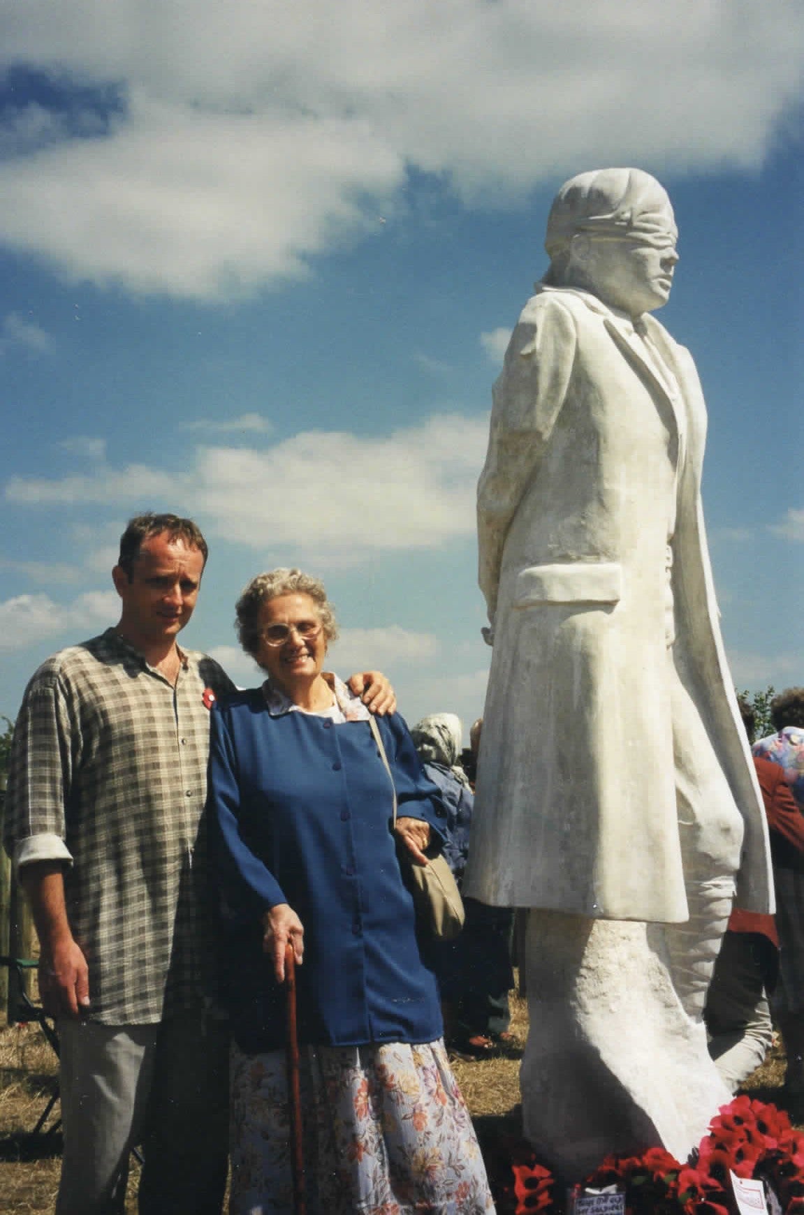 Gertie with artist Andy DeComyn at the unveiling of the Shot At Dawn memorial in Staffordshire in 2001