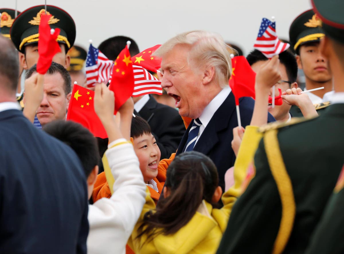 Против китайских. Китай против США. Китайский американец. Американские китайцы. Противостояние США И Китая.