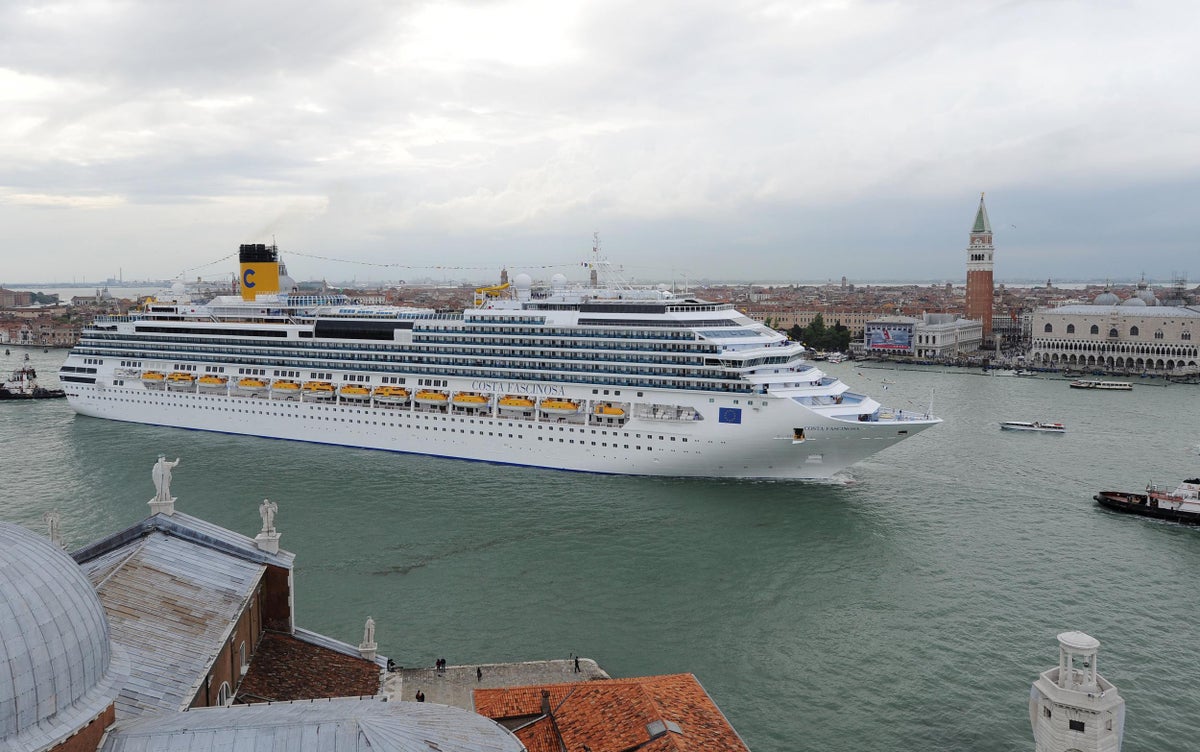Italy Bans Huge Cruise Ships From Venice City Centre The Independent The Independent