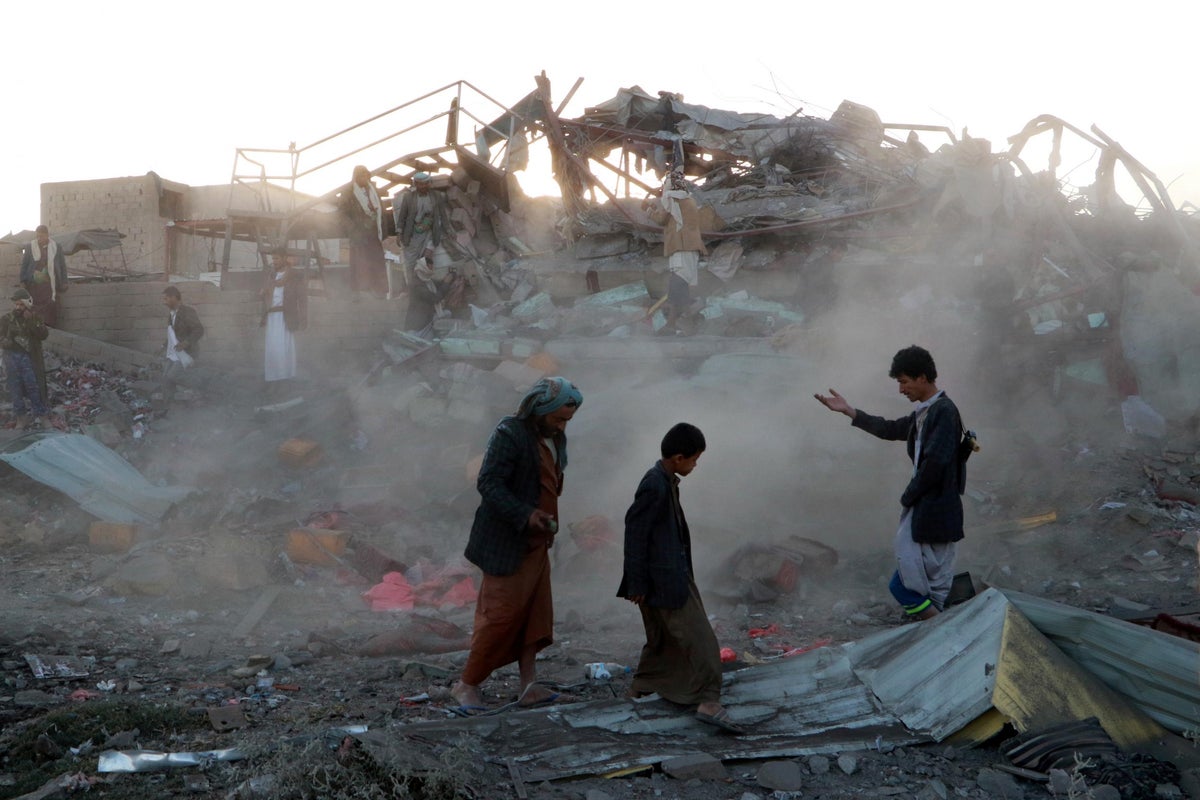 Yemen on brink of 'largest famine the world has seen for many decades ...