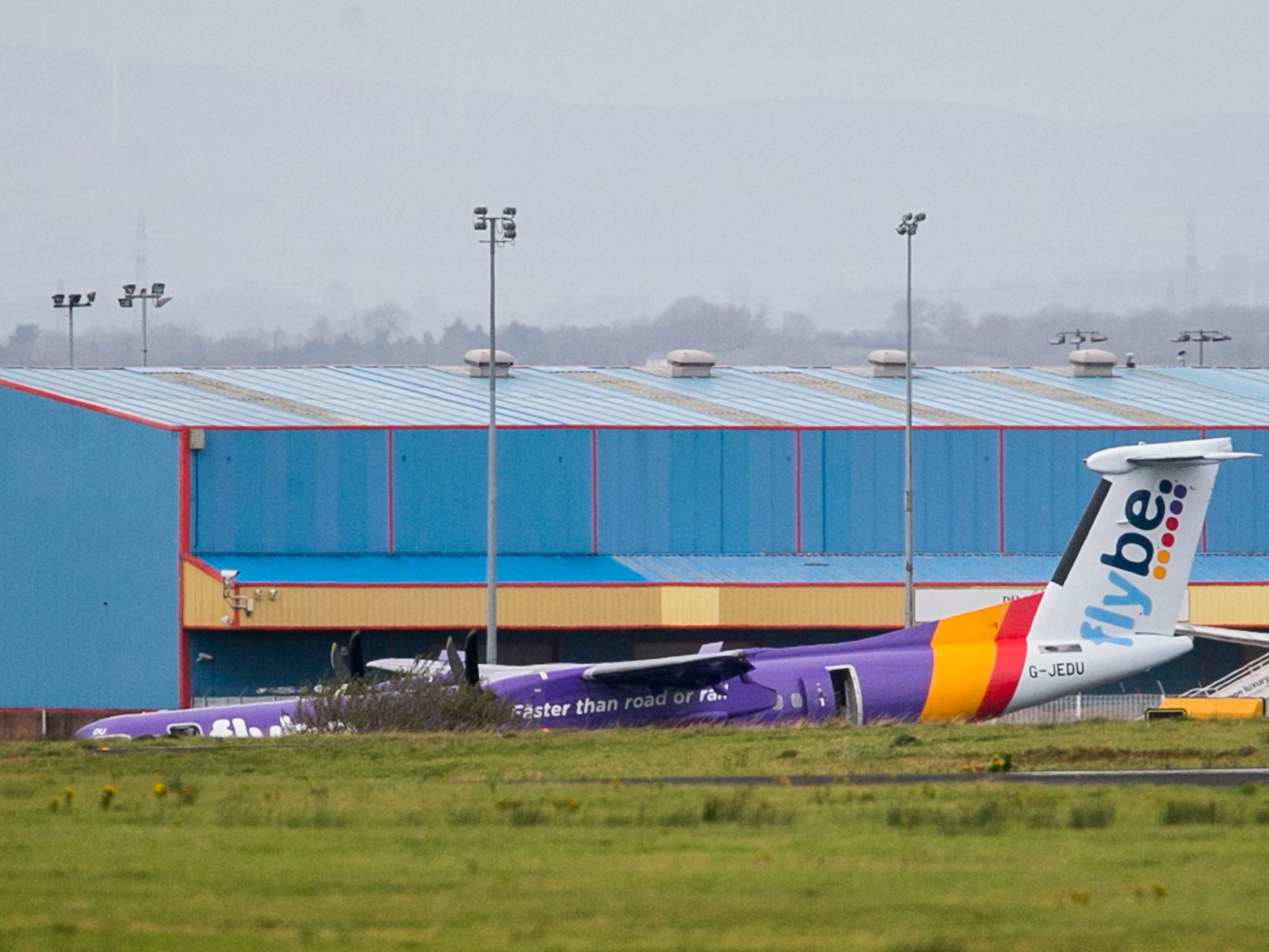Flybe Crash Landing Passenger Plane Makes Emergency Landing At Belfast Airport After Nose Gear