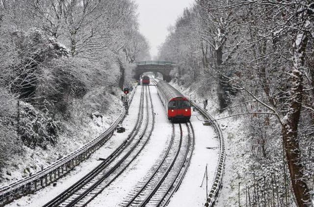 Britain could face a three week bout of freezing temperatures and snow as the La Niña weather phenomenon is predicted to hit the country for the first time since 2010.