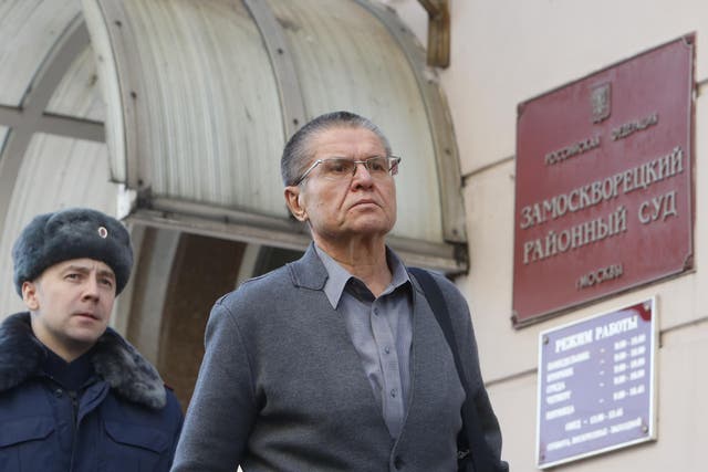 Russian former economy minister Alexey Ulyukayev leaves court