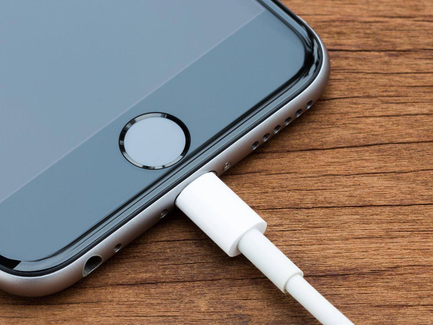A file photo shows an iPhone charging cable. It was unclear whether Le Thi Xoan's cable was an Apple or third-party version