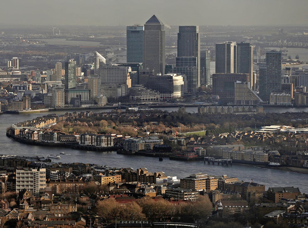 Canary Wharf Death Person Dies After Falling From A Building Into A Deep Trench The Independent The Independent