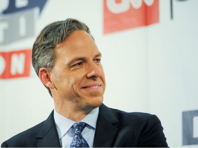 El presentador de CNN Jake Tapper en Politicon en Pasadena, California, el 29 de julio de 2017