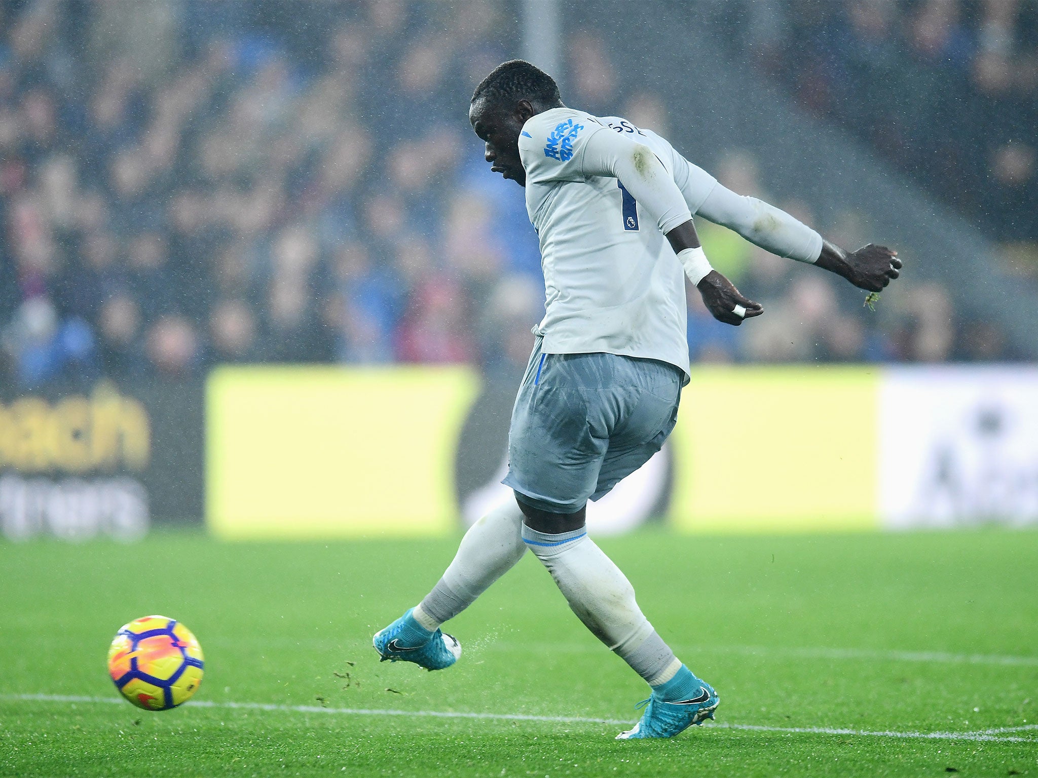 Oumar Niasse was handed Everton's equaliser on a plate by Palace