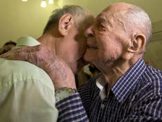 Holocaust survivor, 102, meets nephew he never knew he had
