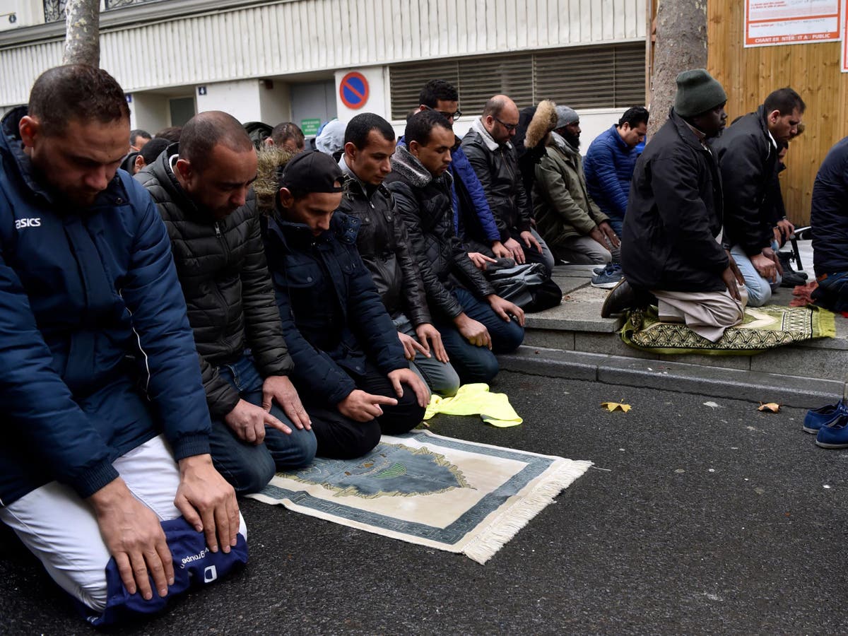 France To Stop Muslims Praying In The Street Interior Minister Says