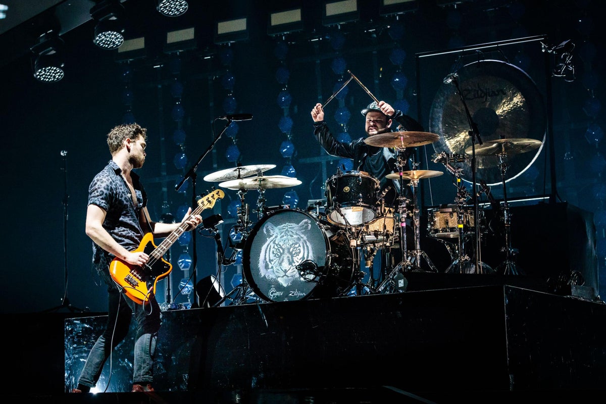 Royal Blood play a thrilling show at a difficult venue - gig review