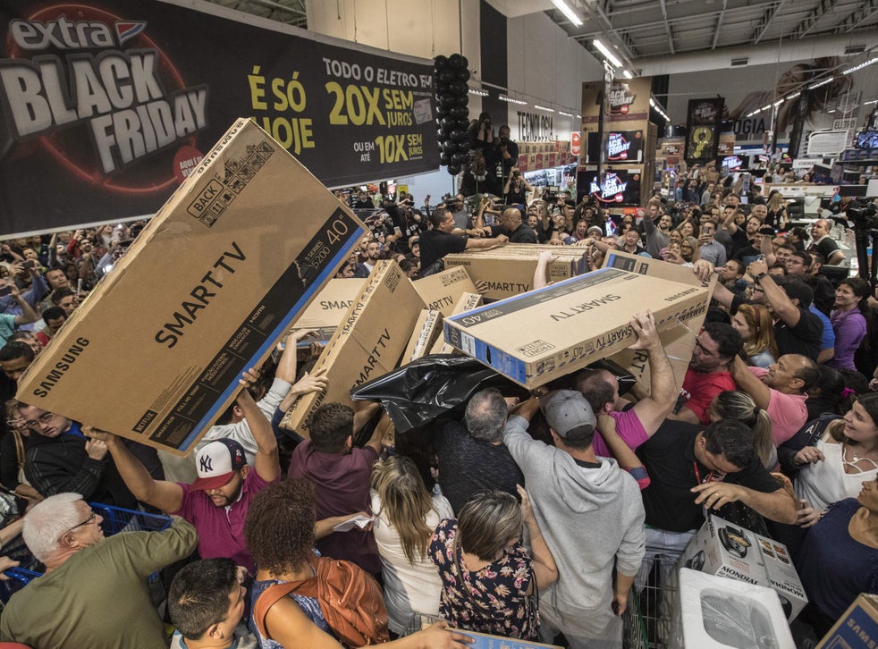 Black Friday 2017 Chaos As Huge Crowds Of Shoppers In Brazil Scuffle Over Discount Tvs The Independent The Independent