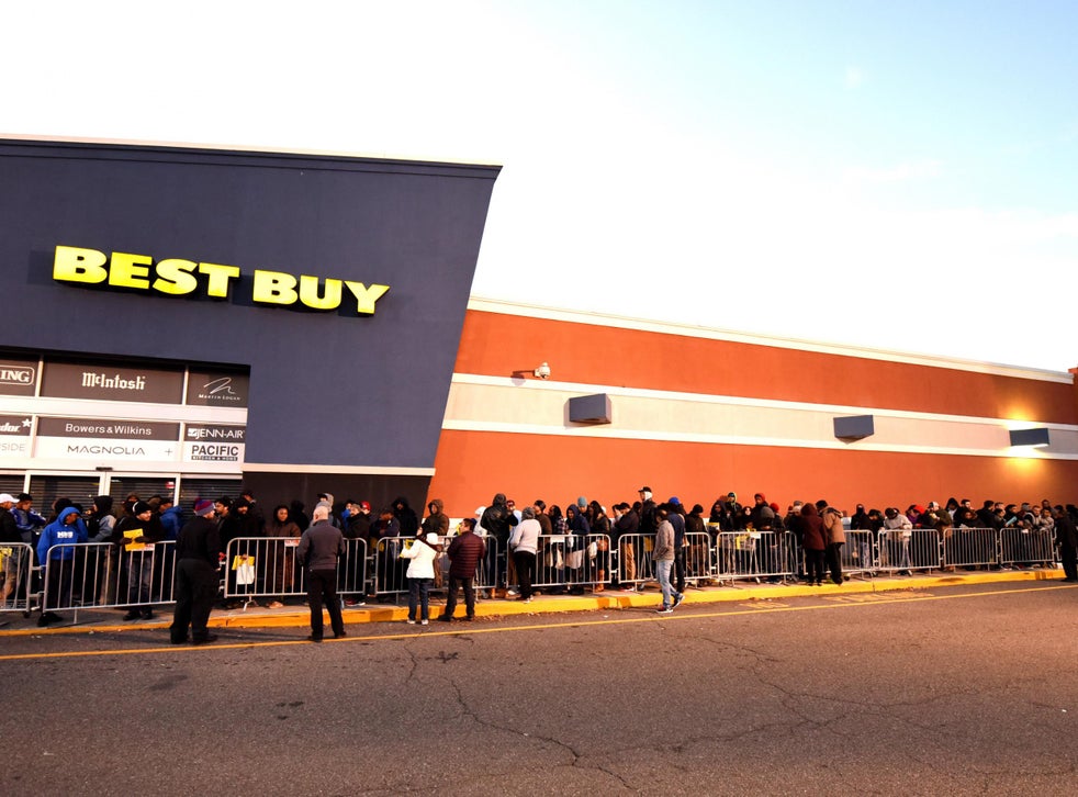 Black Friday 2017 Chaos As Huge Crowds Of Shoppers In Brazil Scuffle Over Discount Tvs The Independent The Independent