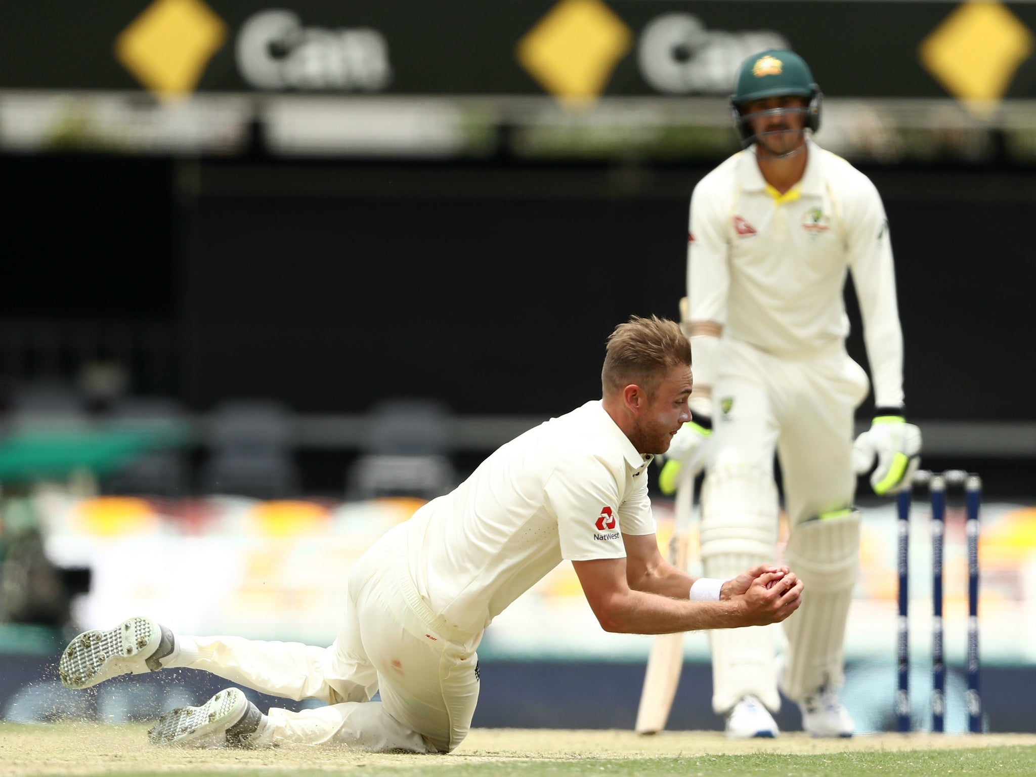 Stuart Broad claimed a brilliant catch and bowled to dismiss Mitchell Starc