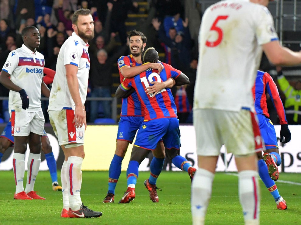 Mamadou Sakho saves Crystal Palace with last-gasp goal to beat Stoke | The Independent | The ...