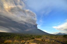 Red flight warnings as Bali volcano spews 6,000m plume of ash