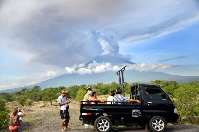 Mount Agung's possible eruption may wreck many tourists' travel plans