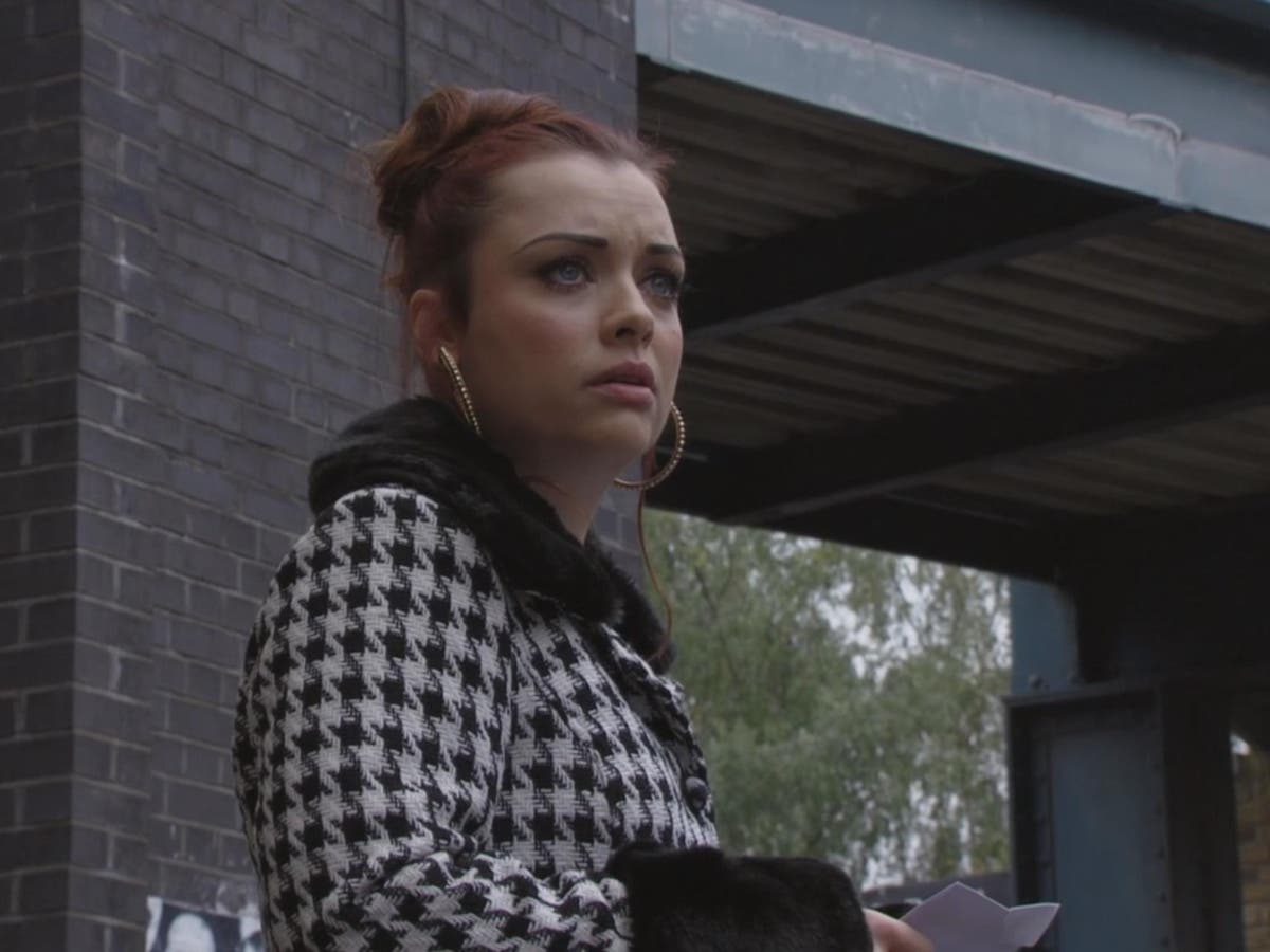 EastEnders viewers notice continuity error after night turns to day in ...