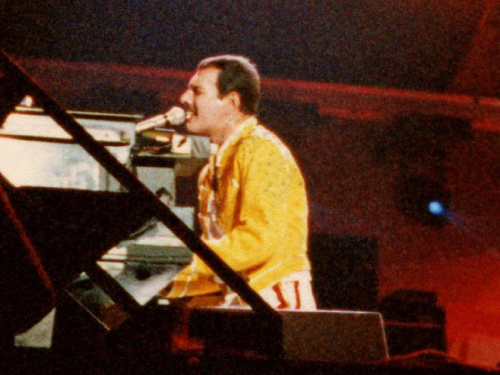 Mercury rising: Freddie belts out a number in Paris
