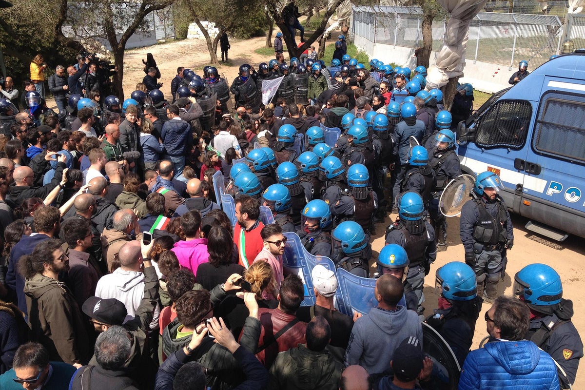 Italy uses Mussolini-era law to place community on military lockdown ...
