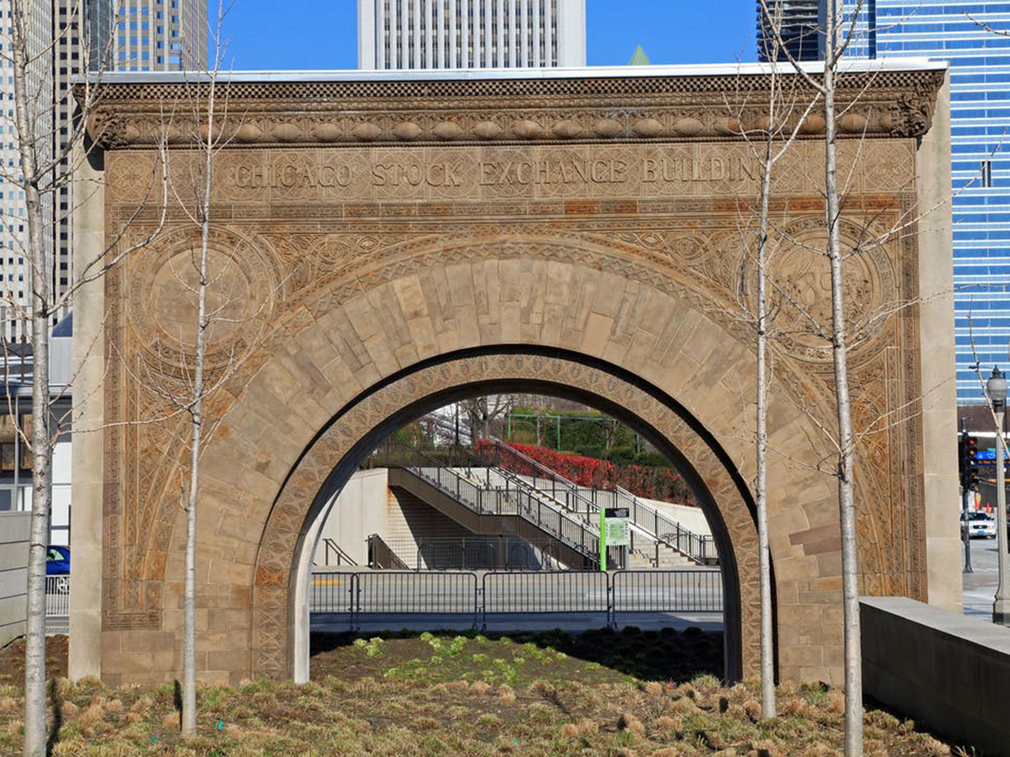 The preserved arch of the old Chicago Stock Exchange